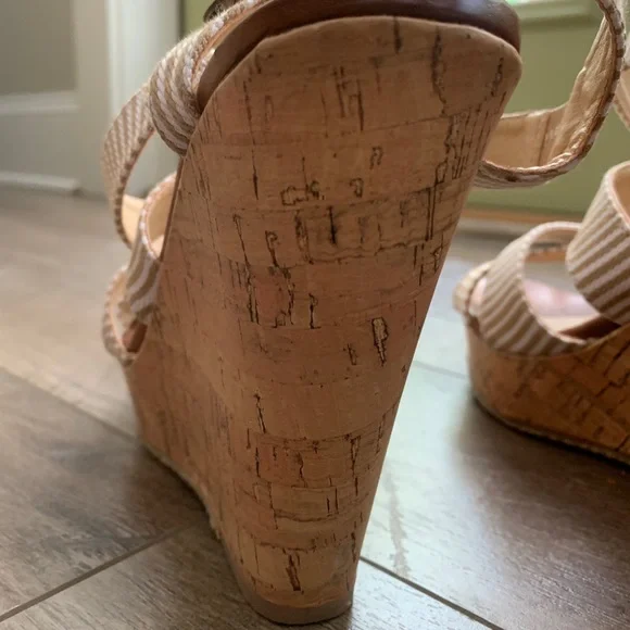 Chinese Laundry 5” cork wedge heels - size 8 - Picture 6 of 16